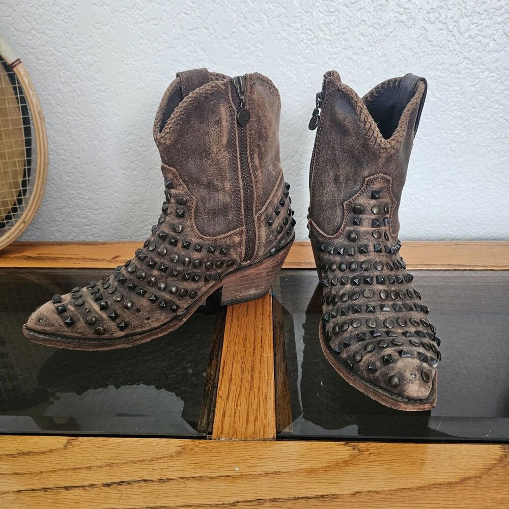 Liberty Black Maddie Tan Distressed Studded Leather Side Zip Cowboy Boots 7.5